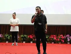 精彩比赛高潮迭起，燃情征程继续征战的简单介绍