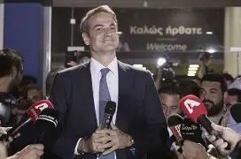 包含基里亚科斯-扬努洛斯双响，罗马客场横扫帕尔马的词条